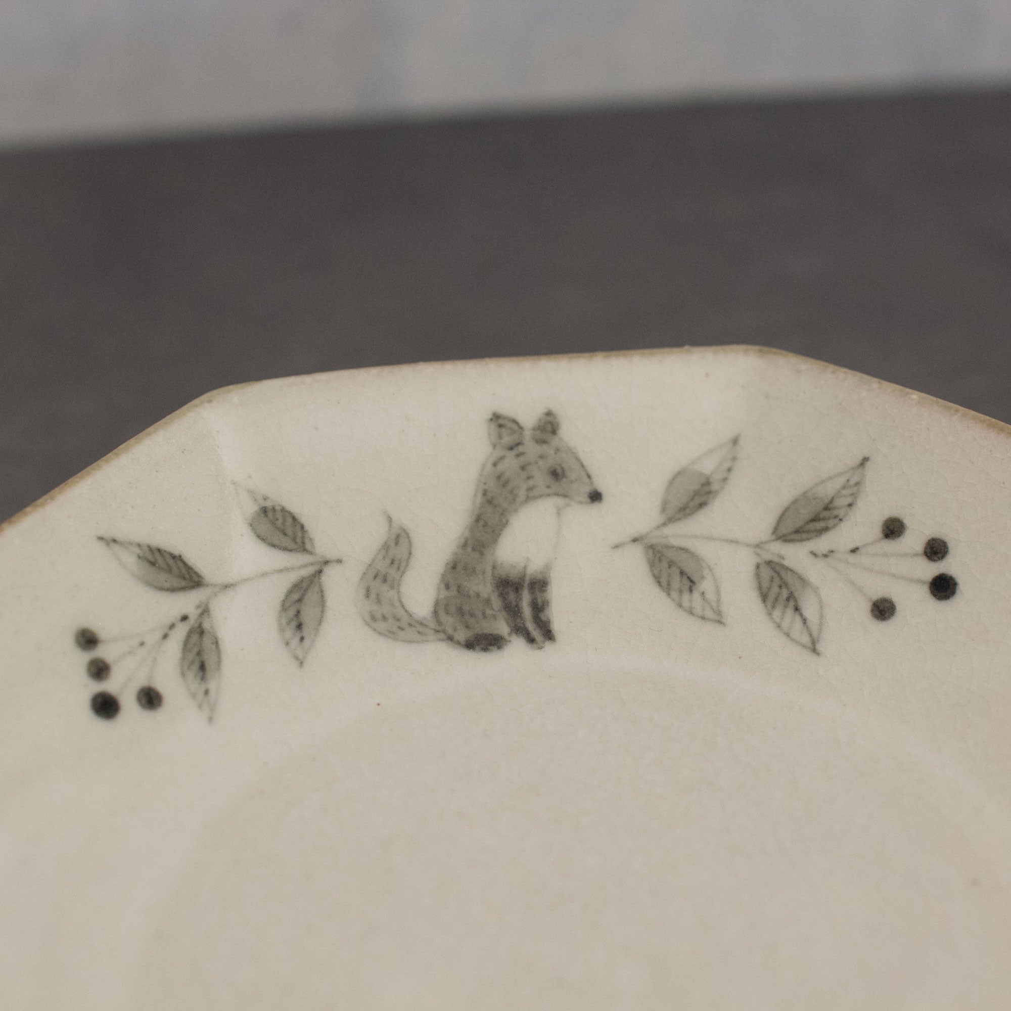 安南手 八角プレート キツネ【福田栄一】 | Elena Tokyo（絵れ菜Tokyo）