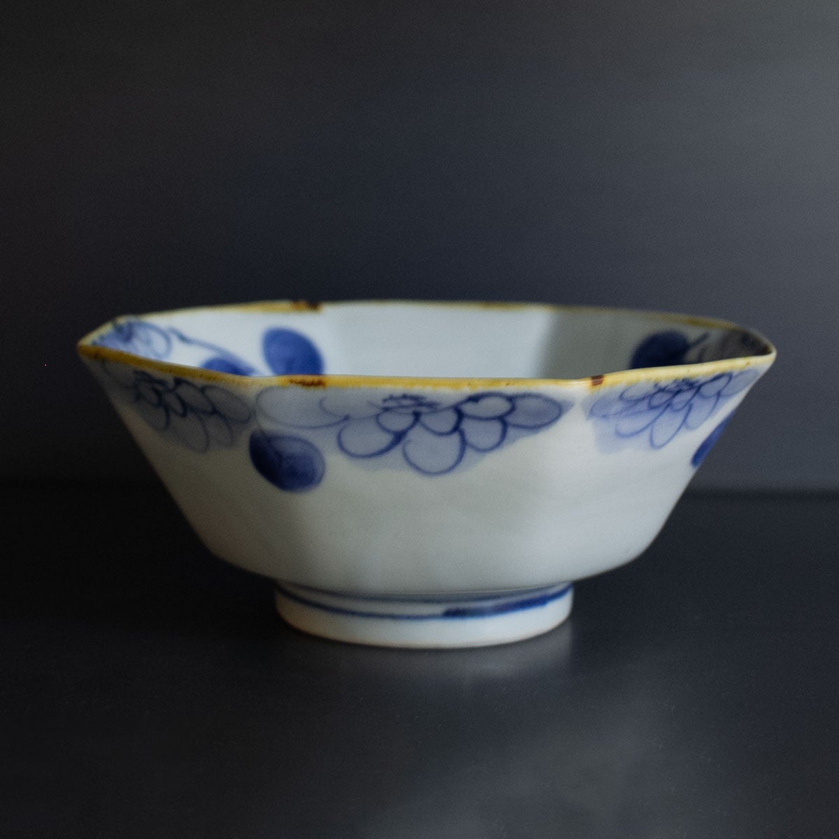 菊文八角鉢【山口利枝】 | Elena Tokyo（絵れ菜Tokyo）