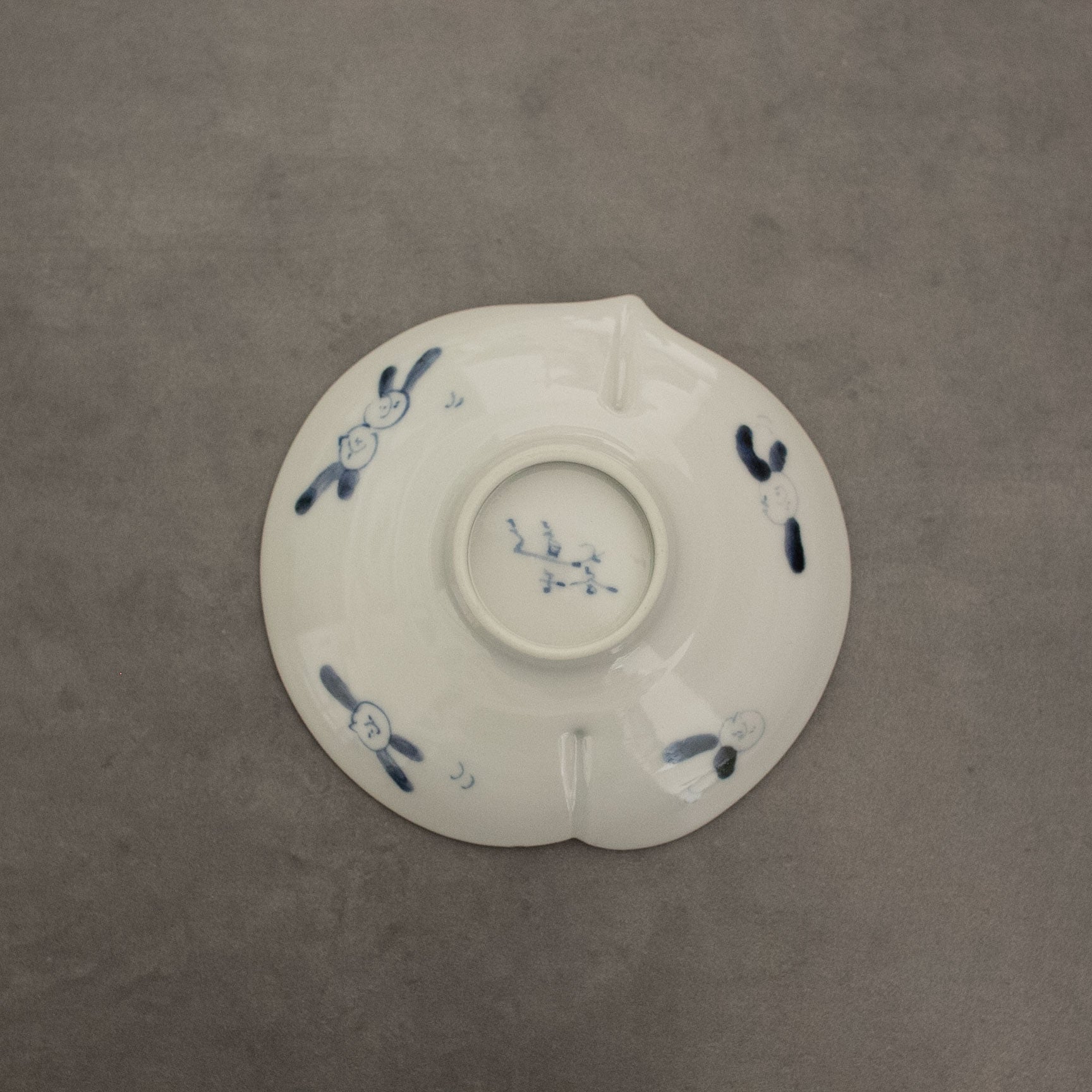 猿桃桃皿（桃の木）【中荒江道子】 | Elena Tokyo（絵れ菜Tokyo）