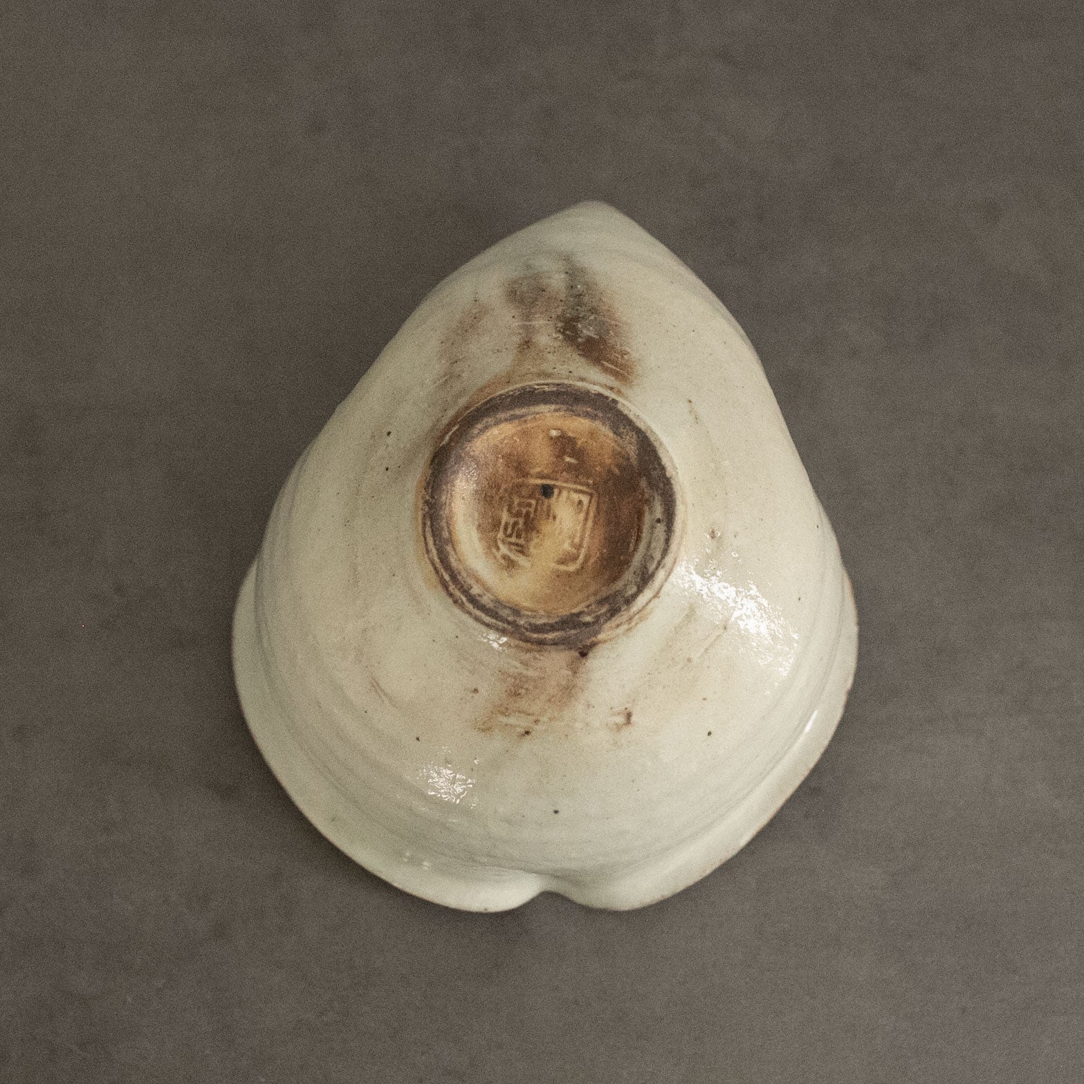 洋なし鉢（豆）【古谷製陶所】 | Elena Tokyo（絵れ菜Tokyo）