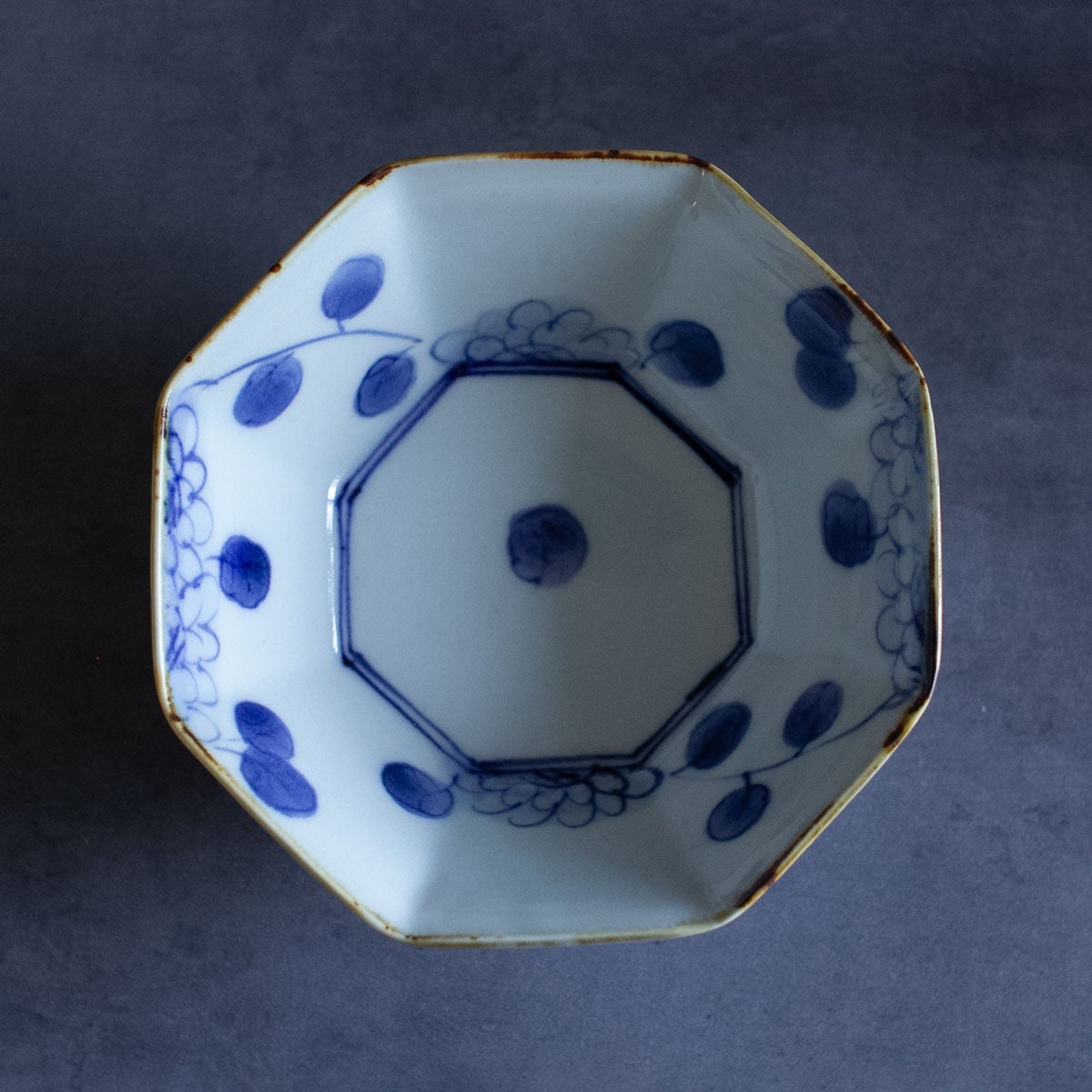 菊文八角鉢【山口利枝】 | Elena Tokyo（絵れ菜Tokyo）