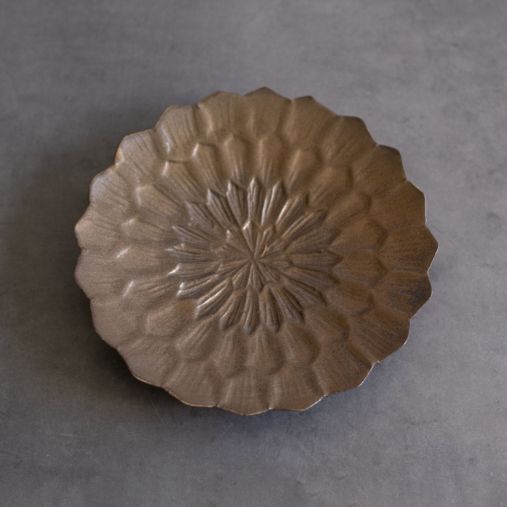 ダリア 五寸皿【前田麻美】 | Elena Tokyo（絵れ菜Tokyo）