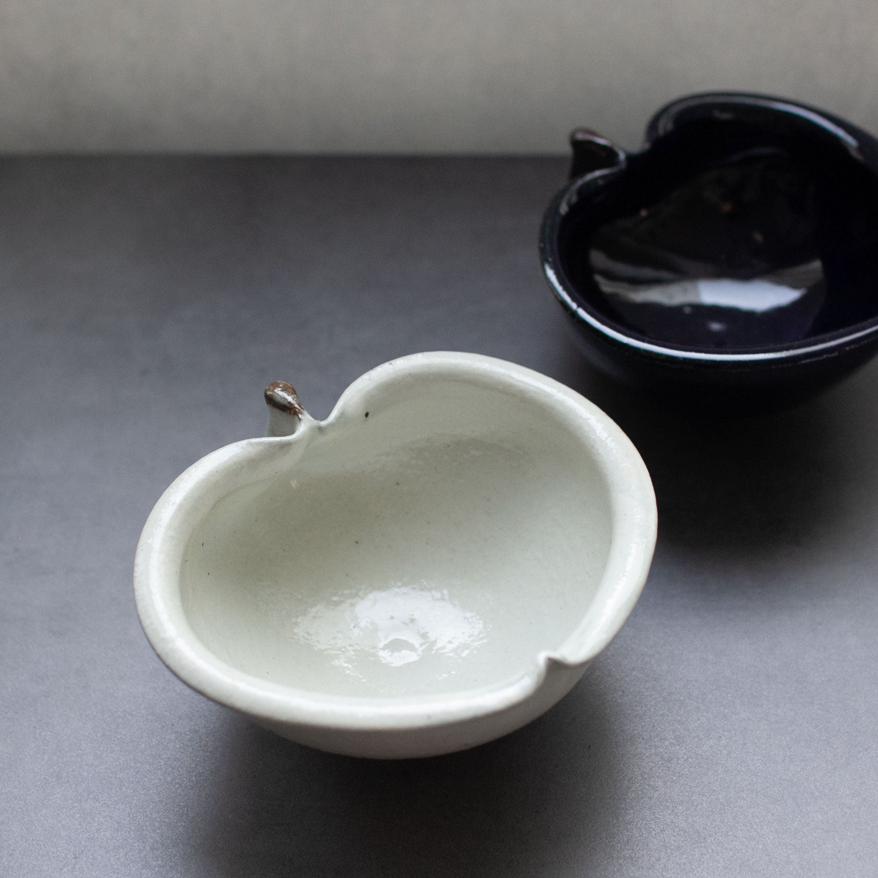 りんご鉢（小）【古谷製陶所】 | Elena Tokyo（絵れ菜Tokyo）