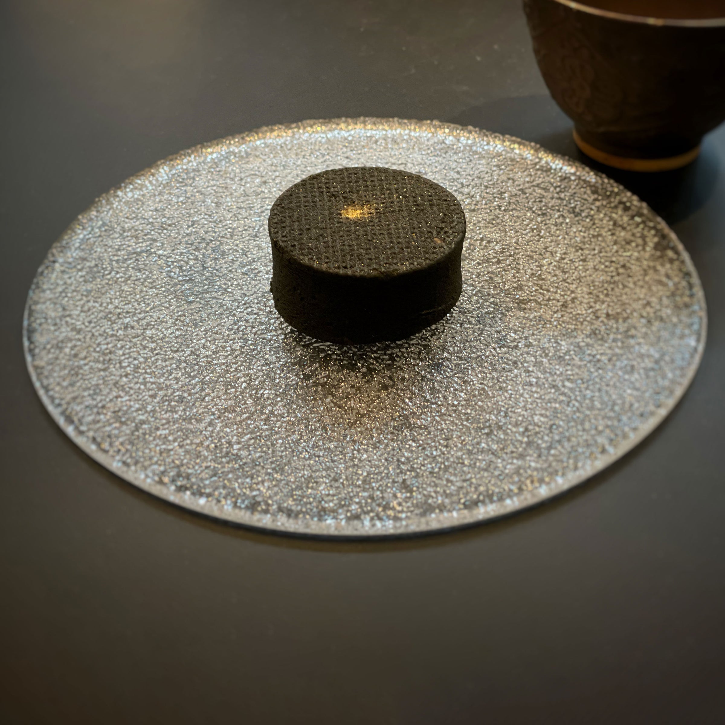 鏡もち【相馬佳織】 | Elena Tokyo（絵れ菜Tokyo）