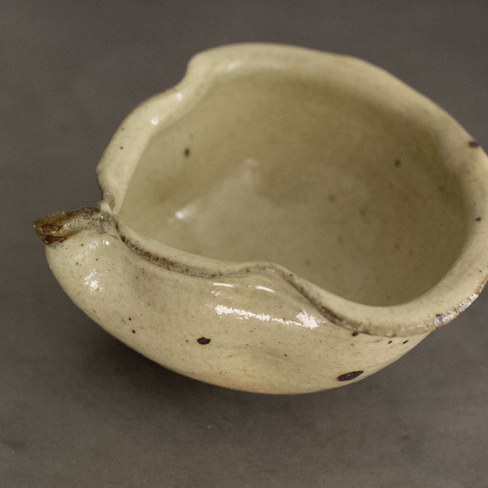 洋なし鉢（豆）【古谷製陶所】 | Elena Tokyo（絵れ菜Tokyo）